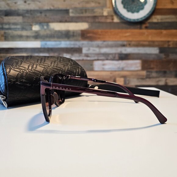 Oakley Women's Side Swept Sunglasses Crystal Raspberry/G40 Black Gradient - Picture 2 of 8